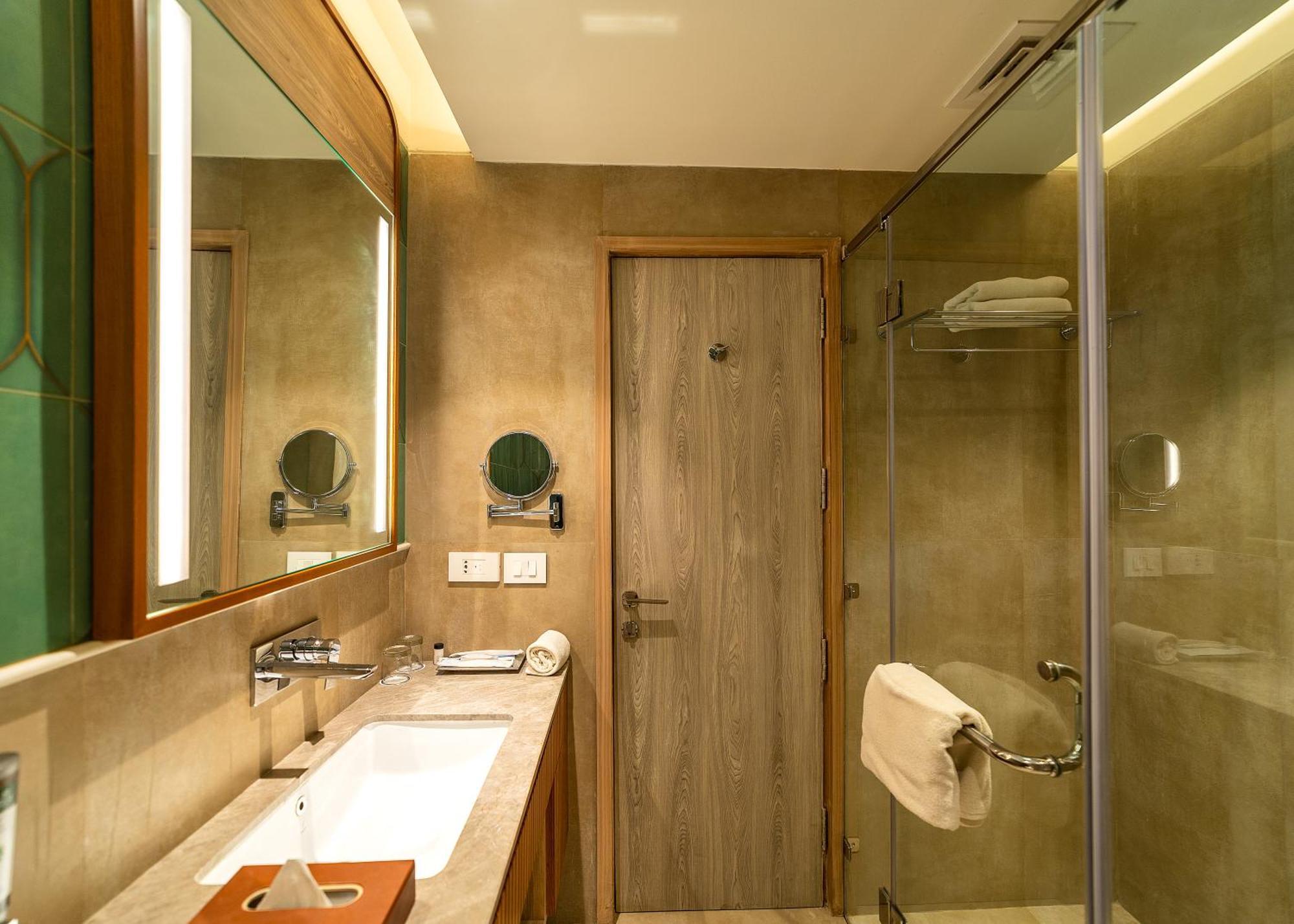 Nidhivan Sarovar Portico Vrindāvan Exterior photo